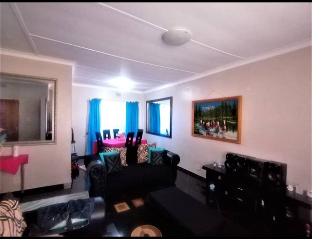 3 BEDROOM FREESTANDING SOLD IN STILFONTEIN EXT 4
